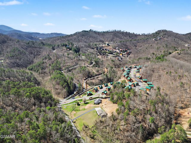 786 Pine Mountain Road, Pigeon Forge, TN 37863