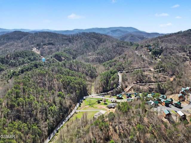 786 Pine Mountain Road, Pigeon Forge, TN 37863