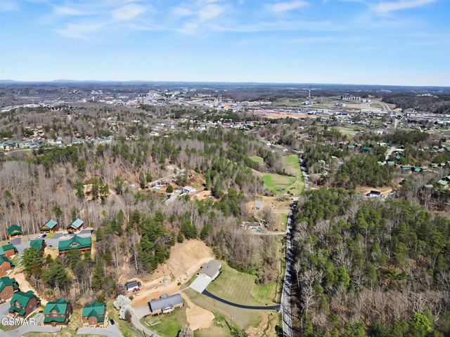 786 Pine Mountain Road, Pigeon Forge, TN 37863