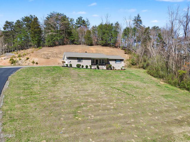 786 Pine Mountain Road, Pigeon Forge, TN 37863