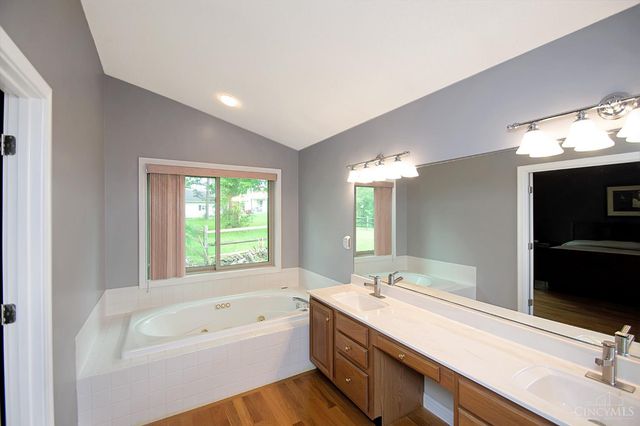 7075 Ashwood Knolls Drive, Fairfield Twp, OH 45011