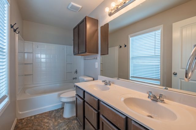 324 Broken Bow Drive, Krum, TX 76249