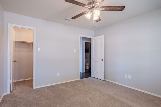 324 Broken Bow Drive, Krum, TX 76249
