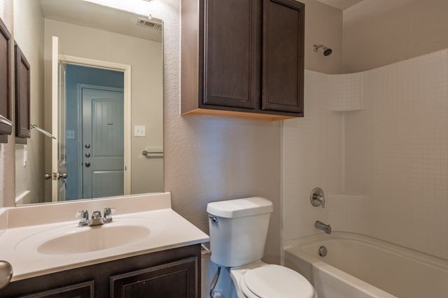 324 Broken Bow Drive, Krum, TX 76249
