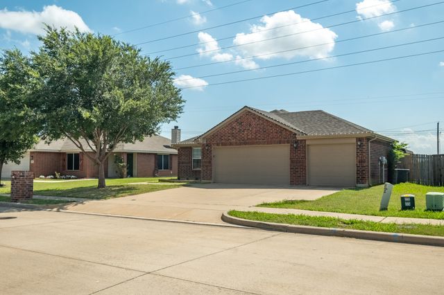 324 Broken Bow Drive, Krum, TX 76249