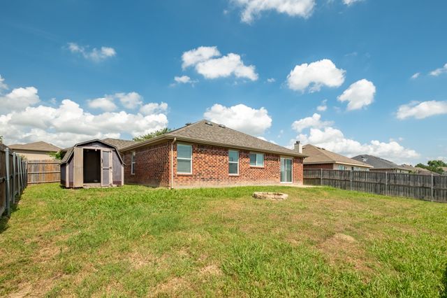 324 Broken Bow Drive, Krum, TX 76249