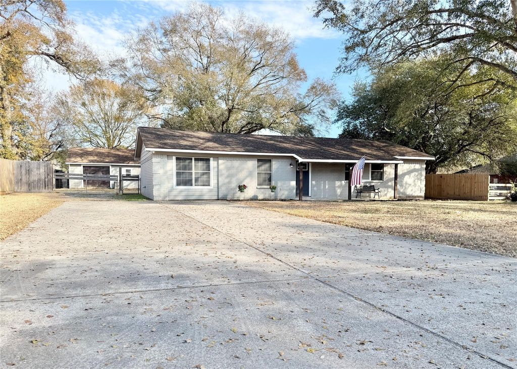 32016 S Wiggins Street, Magnolia, TX 77355