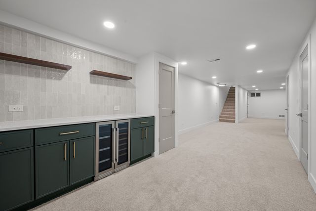 1405 N West Street, Naperville, IL 60563