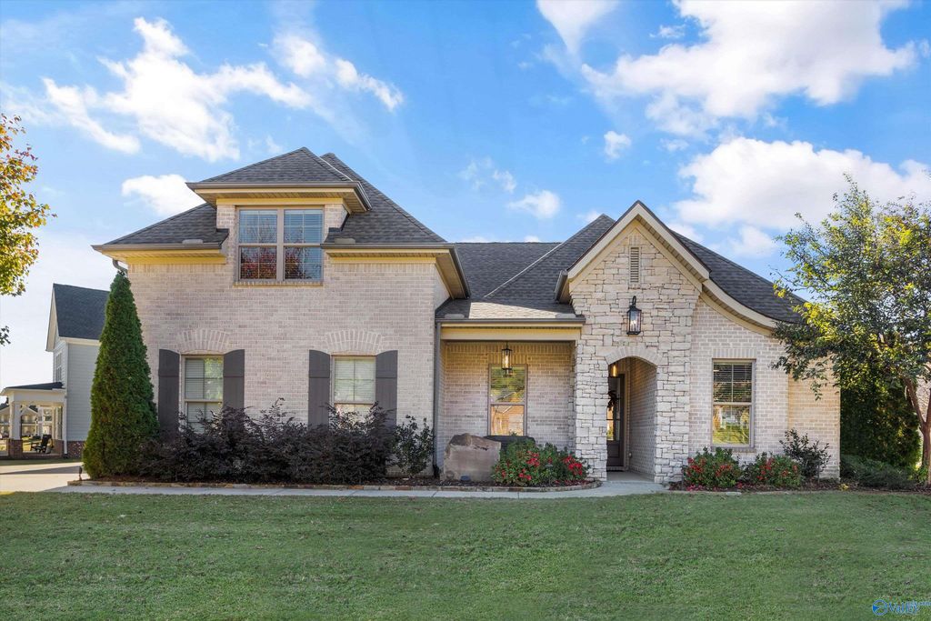 17 N Astoria Lane, Gurley, AL 35748