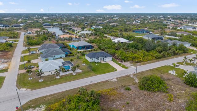 10071 Kingsville Drive, Port Charlotte, FL 33981