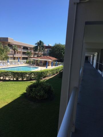 541 Blue Heron Dr 215, Hallandale Beach, FL 33009