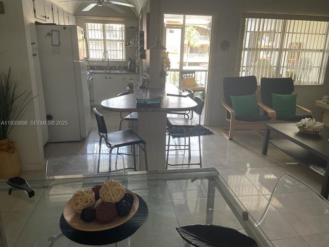 541 Blue Heron Dr 215, Hallandale Beach, FL 33009