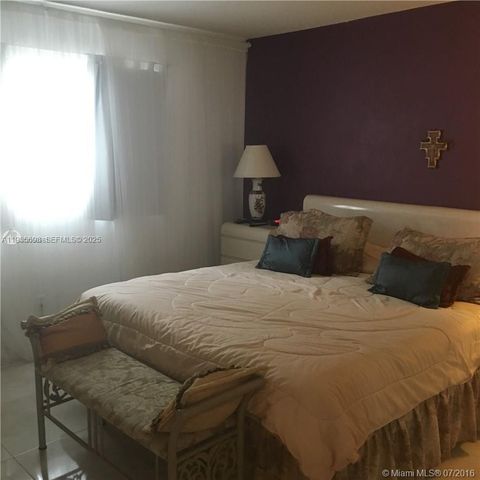 541 Blue Heron Dr 215, Hallandale Beach, FL 33009