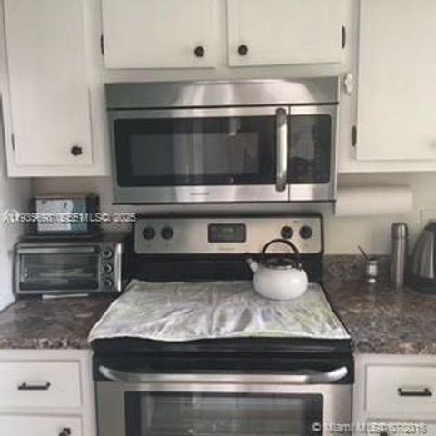 541 Blue Heron Dr 215, Hallandale Beach, FL 33009