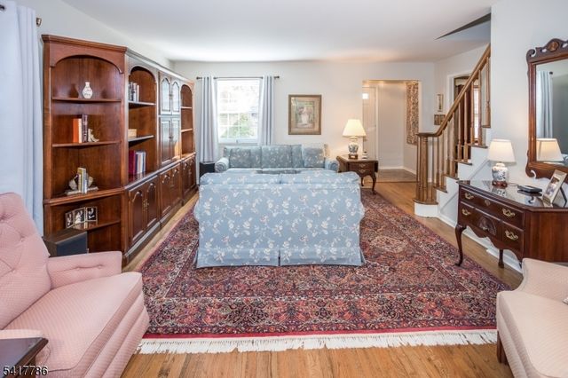 10 Torlish Gate, Raritan Boro, NJ 08869