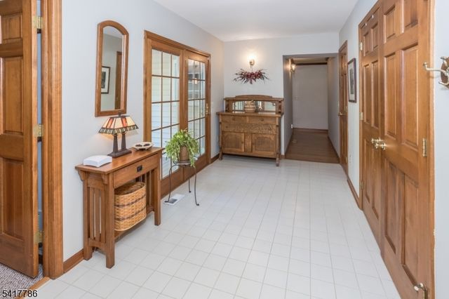 10 Torlish Gate, Raritan Boro, NJ 08869