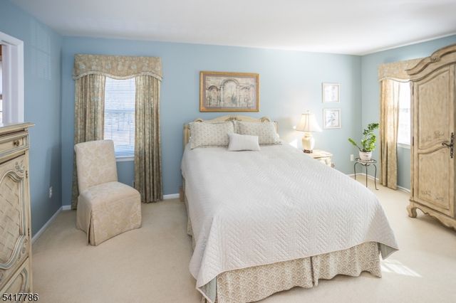 10 Torlish Gate, Raritan Boro, NJ 08869