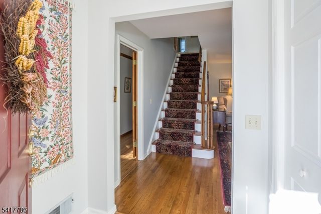 10 Torlish Gate, Raritan Boro, NJ 08869