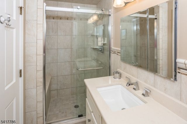 10 Torlish Gate, Raritan Boro, NJ 08869