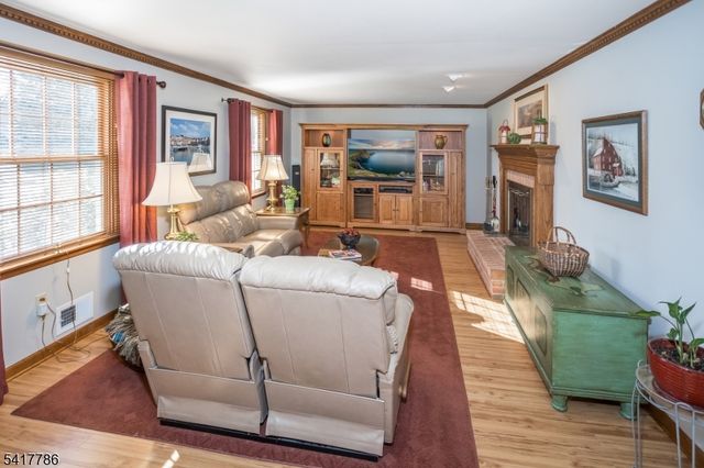 10 Torlish Gate, Raritan Boro, NJ 08869