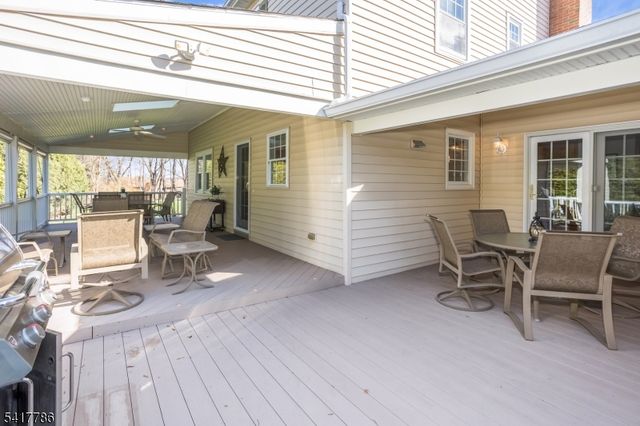 10 Torlish Gate, Raritan Boro, NJ 08869