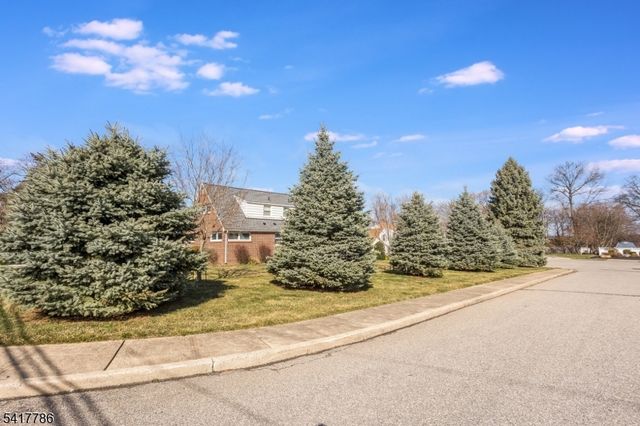 10 Torlish Gate, Raritan Boro, NJ 08869