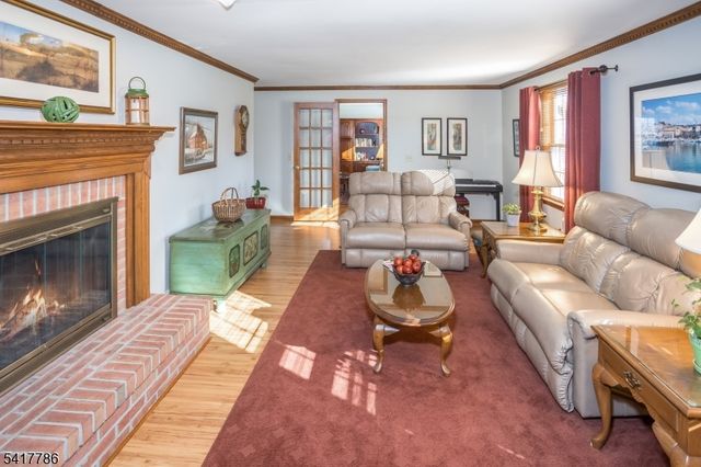 10 Torlish Gate, Raritan Boro, NJ 08869