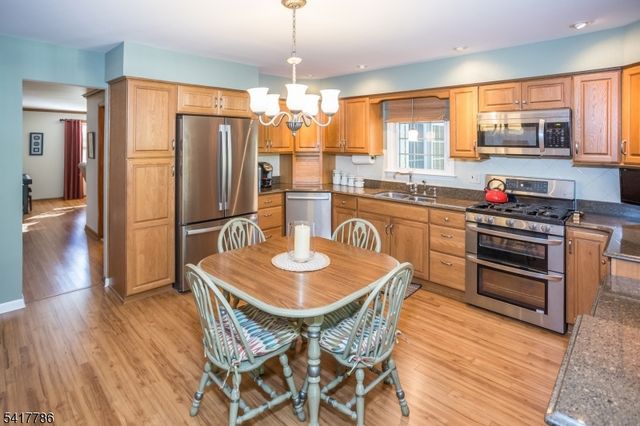 10 Torlish Gate, Raritan Boro, NJ 08869