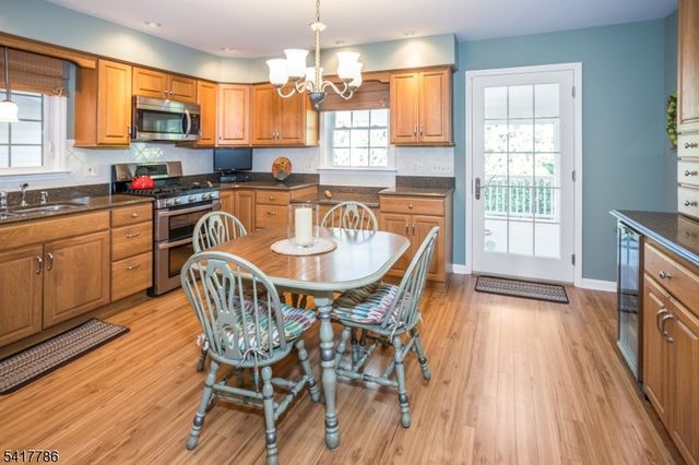 10 Torlish Gate, Raritan Boro, NJ 08869