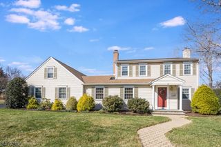 10 Torlish Gate, Raritan Boro, NJ 08869