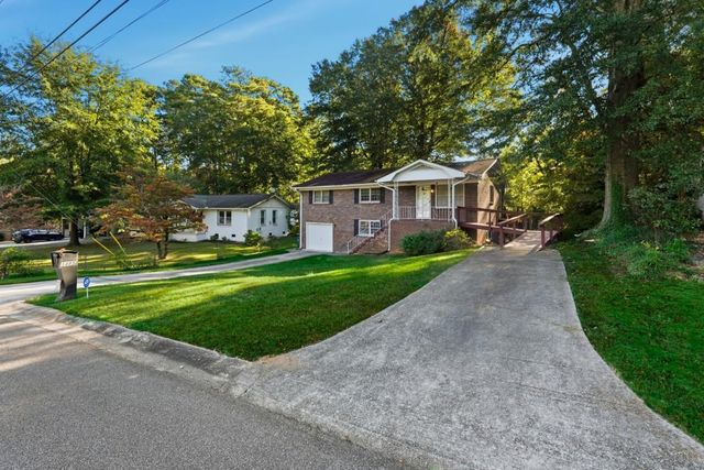 3485 Navaho SE Trail, Smyrna, GA 30080