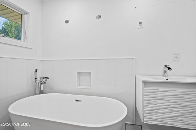 50 Parker Road, West Long Branch, NJ 07764