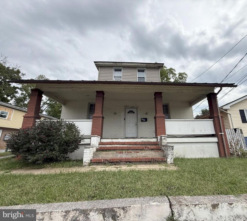 1101 N ROYAL AVE, Front Royal, VA 22630
