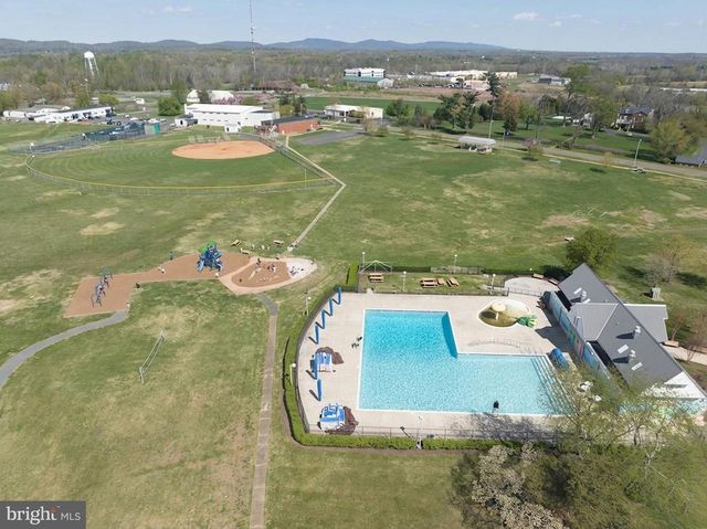 7153 COMRIE CT, Warrenton, VA 20187