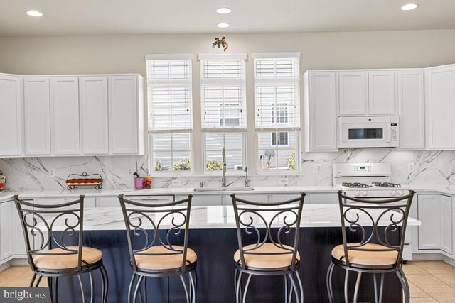 7153 COMRIE CT, Warrenton, VA 20187