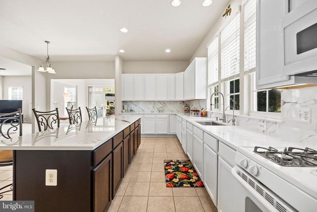7153 COMRIE CT, Warrenton, VA 20187