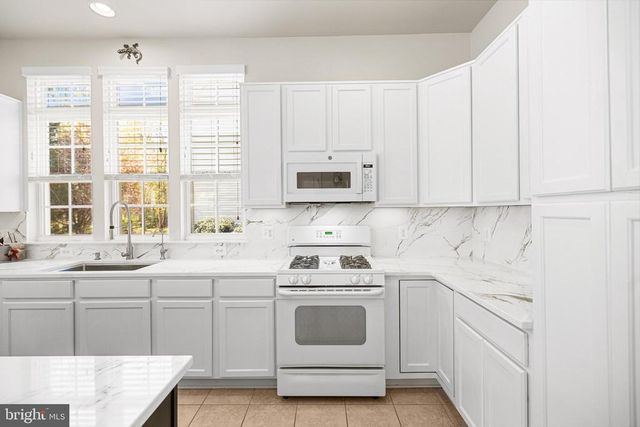 7153 COMRIE CT, Warrenton, VA 20187