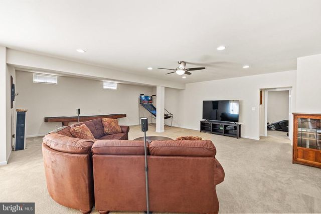 7153 COMRIE CT, Warrenton, VA 20187