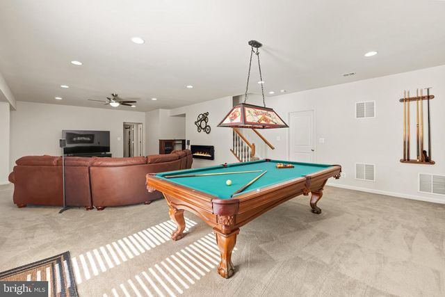 7153 COMRIE CT, Warrenton, VA 20187