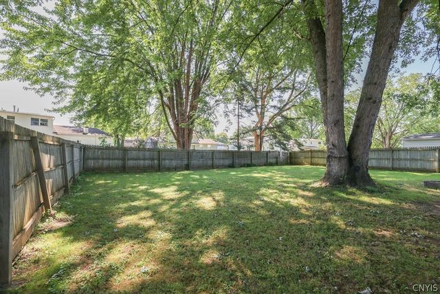 210 Floradale Road, Salina, NY 13088