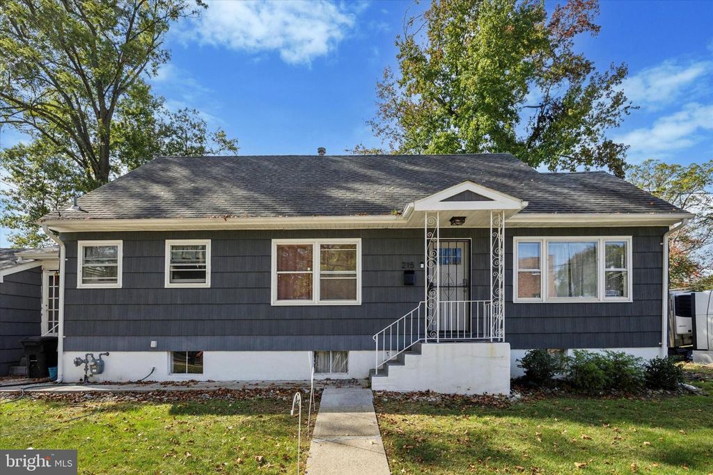 215 STACEY AVE, Trenton, NJ 08618