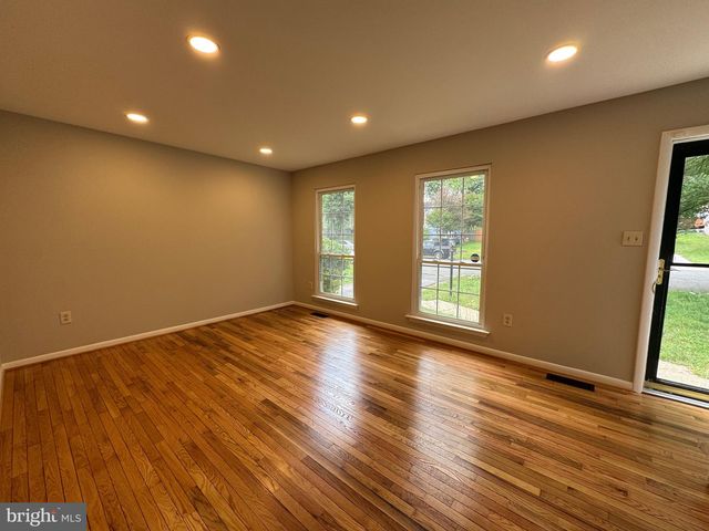 5372 SENECA CT, Woodbridge, VA 22193