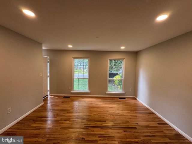 5372 SENECA CT, Woodbridge, VA 22193