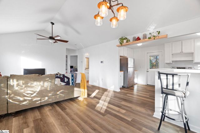 3 Fairlane Circle, Greenville, SC 29607