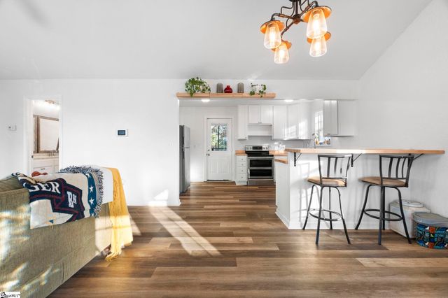 3 Fairlane Circle, Greenville, SC 29607