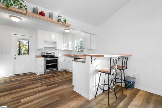 3 Fairlane Circle, Greenville, SC 29607