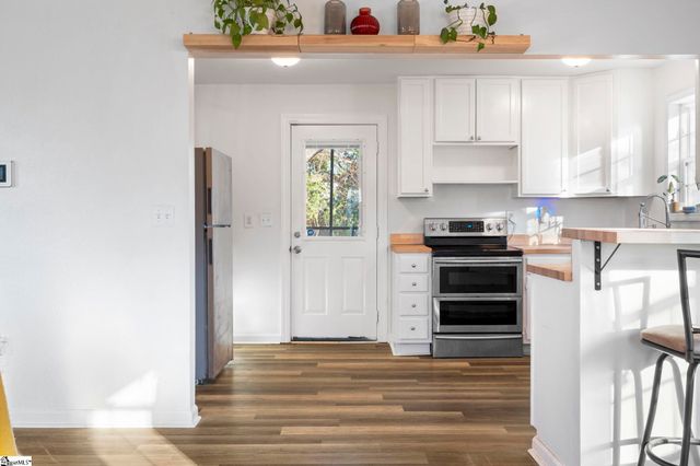 3 Fairlane Circle, Greenville, SC 29607