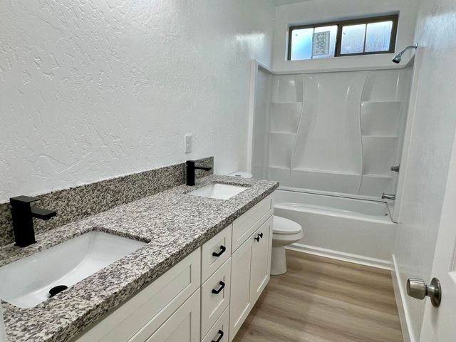 753 N Brundage Avenue, Farmersville, CA 93223