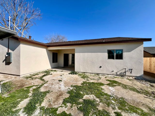 753 N Brundage Avenue, Farmersville, CA 93223