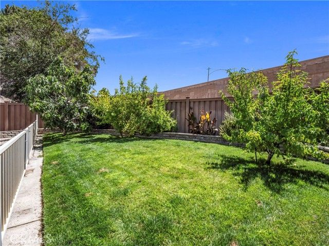 16610 Shinedale Drive, Canyon Country (santa Clarita), CA 91387